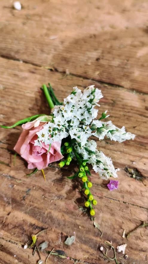 Ramo de novia con flores de temporada